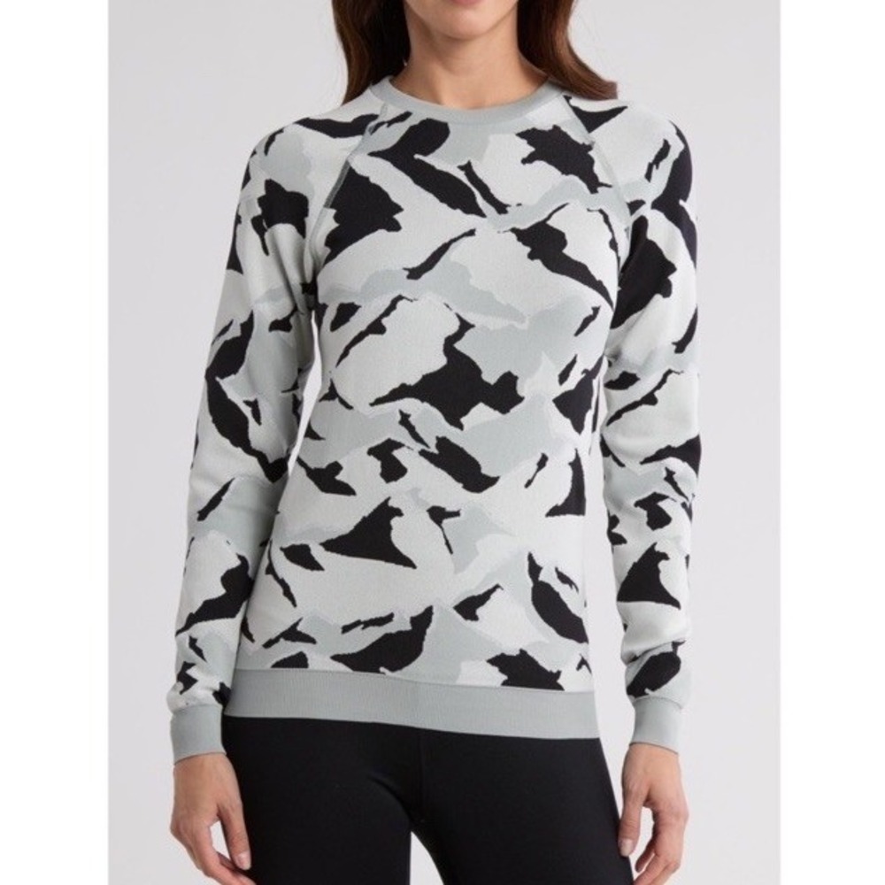NWT Sweaty Betty Mountain Crewneck Base Layer LS Gray Black Camo Womens Small